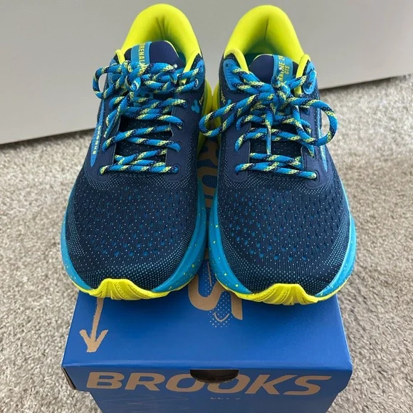 Brooks Adrenaline GTS24 RunDisney - Picture 4 of 6